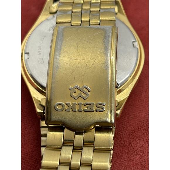 Vintage Seiko watch 5Y23-8049 Gold Tone Quartz SQ day/date Dead Battery Black - Picture 12 of 15